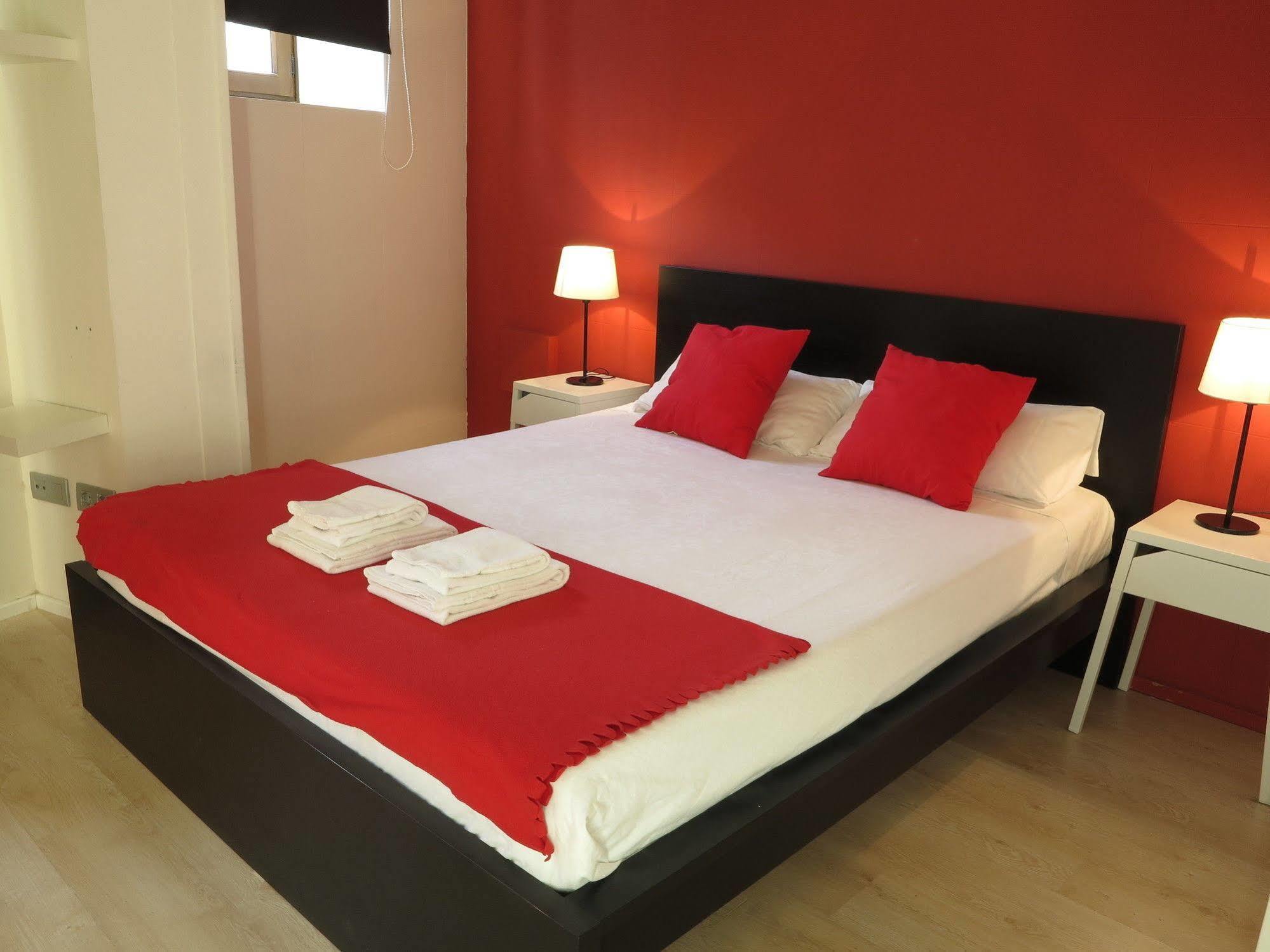 Hulot B&B Valencia Room photo